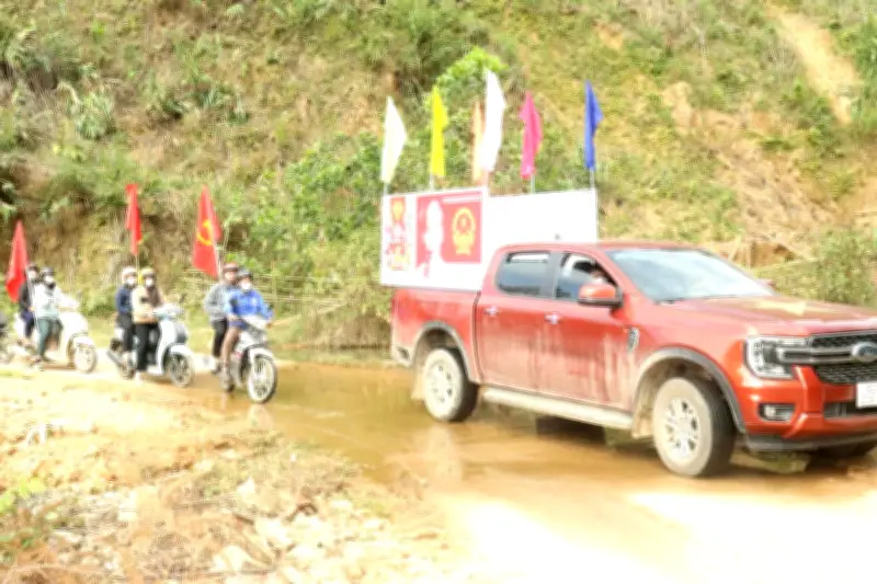 Đưa tổng tuyển cử đến xã biên giới tại thành phố lớn nhất nước