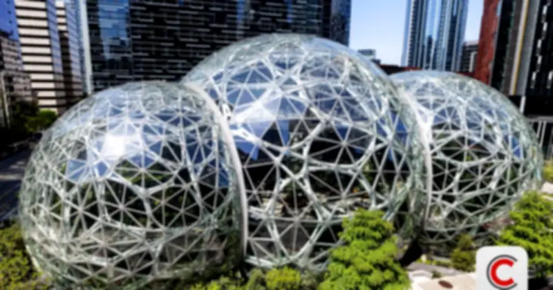 Amazon thực hiện cuộc tái cấu trúc lớn nhất lịch sử với hơn 30.000 nhân viên bị sa thải