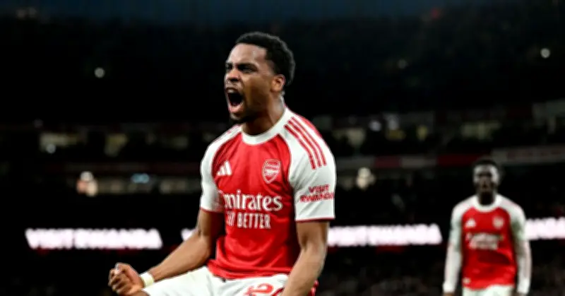 Arsenal Vượt Qua Chelsea Trong Trận Cầu Nảy Lửa, Giữ Vững Ngôi Đầu Bảng