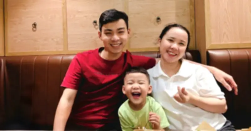 Bé Bơ 4 tuổi gây sốt mạng với clip 'chơi mà học' đầy tự tin và hoạt ngôn