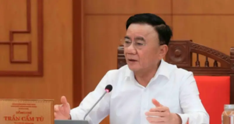 Bộ Chính trị chỉ đạo đảm bảo nguồn cung xăng dầu, giá nhiên liệu ổn định