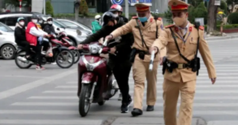 Bộ Công An giải đáp: Nộp phạt vi phạm giao thông trễ sẽ bị phạt thêm 0,05% mỗi ngày