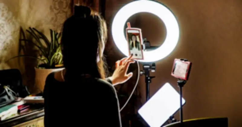 Bộ Công An Lấy Ý Kiến Dự Thảo Xử Phạt Hành Vi Phản Cảm Trên Mạng