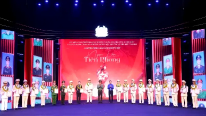 Bộ Công An Tuyên Dương Gương Mặt Trẻ Tiêu Biểu 2025 Trong Chương Trình Ngọn Lửa Tiên Phong