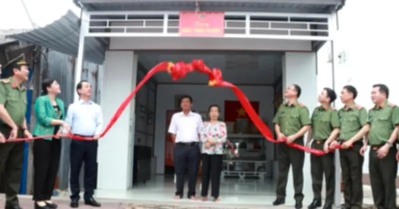 Bộ Công An và Cà Mau khánh thành nhà mẫu, trao kinh phí xây 500 căn nhà cho hộ chính sách