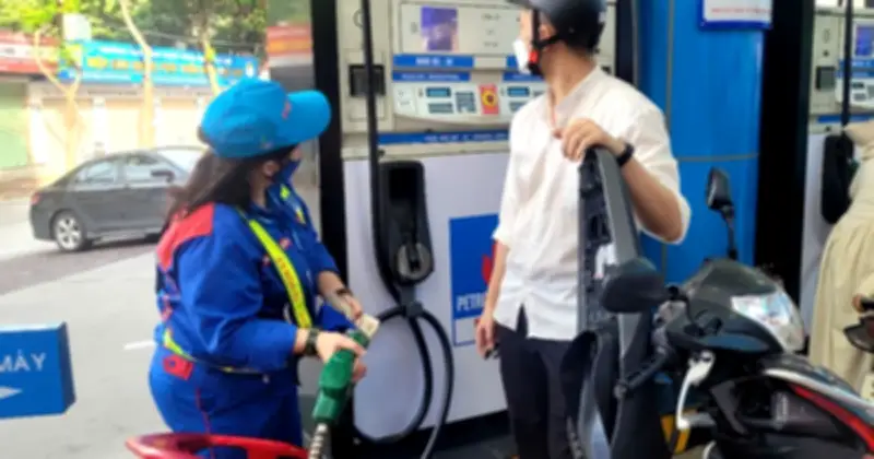 Bộ Công Thương giữ nguyên giá xăng dầu, Quỹ Bình ổn chi mạnh đối phó biến động