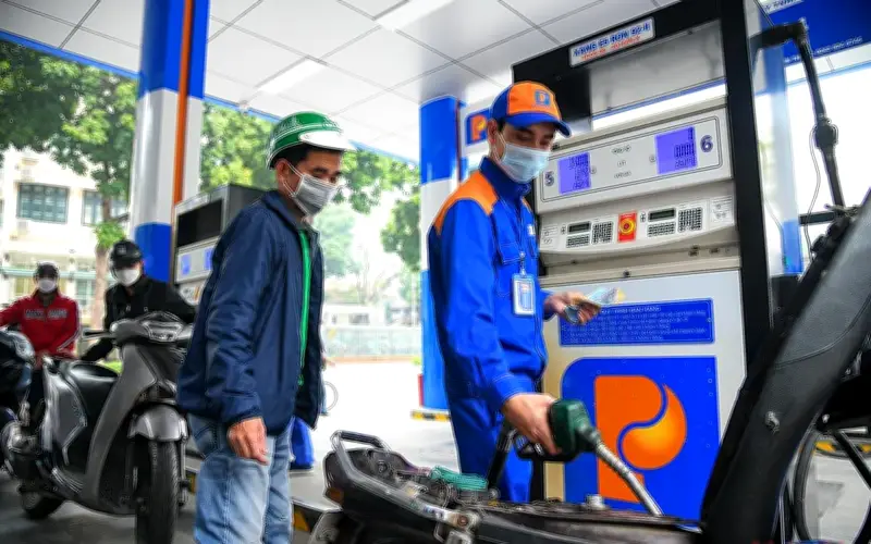 Bộ Công Thương Điều Chỉnh Giá Xăng Dầu: E5 Giảm, RON95 Tăng Từ Ngày 12/3