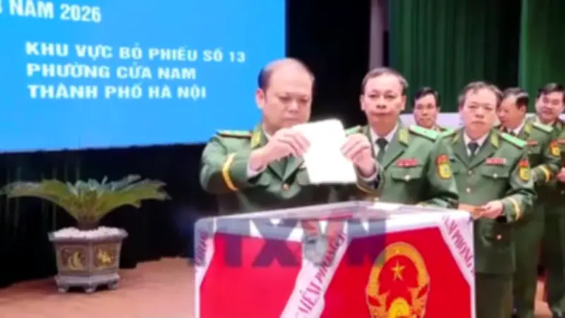 Bộ đội Biên phòng bỏ phiếu tại doanh trại, vừa dân chủ vừa sẵn sàng chiến đấu