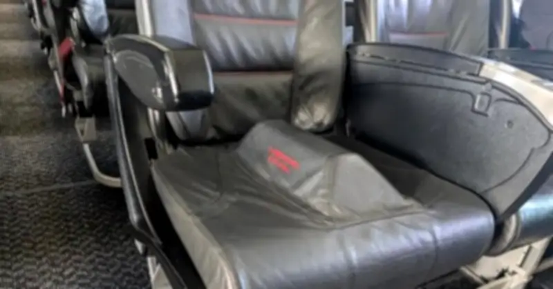 Bí ẩn chiếc ghế hàng 15 trên máy bay Boeing: Vị trí luôn trống