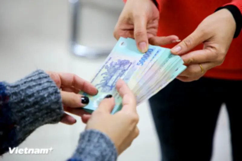 Bộ Nội vụ lấy ý kiến đề xuất tăng lương cơ sở thêm hơn 8% từ ngày 1/7