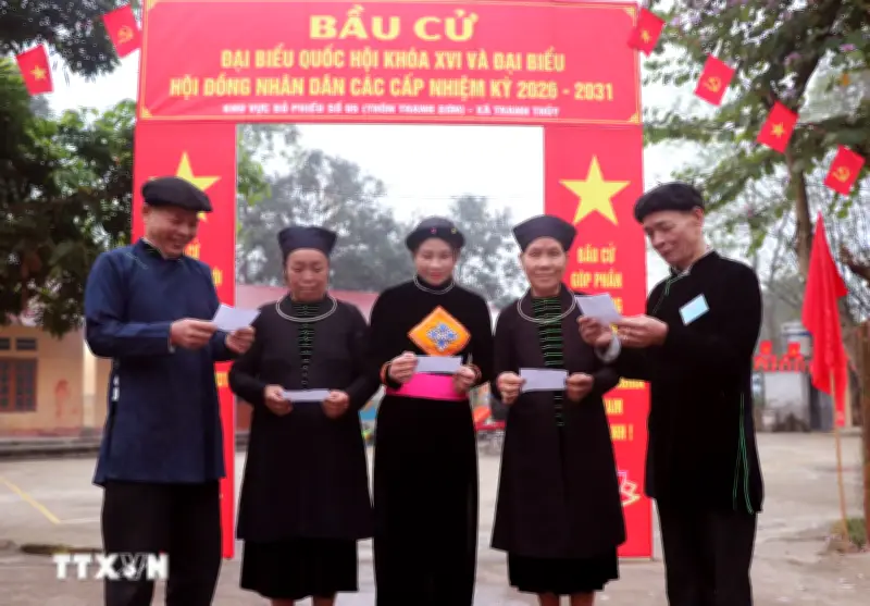 Bộ Nội vụ: Nhiều địa phương có tỷ lệ cử tri đi bầu cử đạt trên 99%