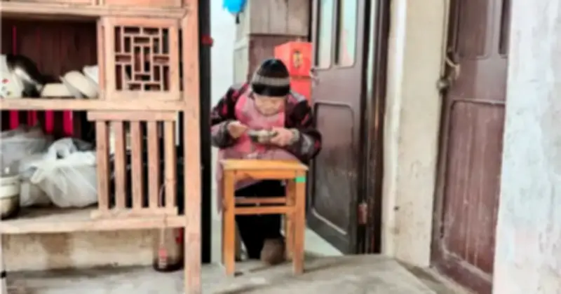 Bí Quyết Trường Thọ 102 Tuổi: Ngủ 15 Giờ Mỗi Ngày Và Ăn Thịt Thoải Mái