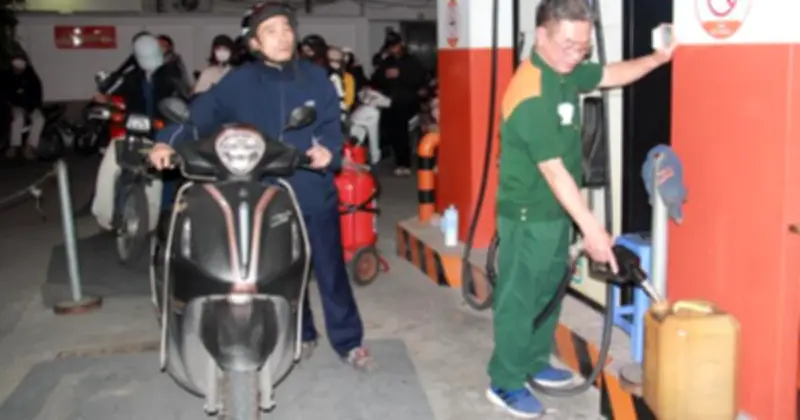 Bí quyết đổ xăng tiết kiệm cho tài xế trong thời giá xăng tăng cao