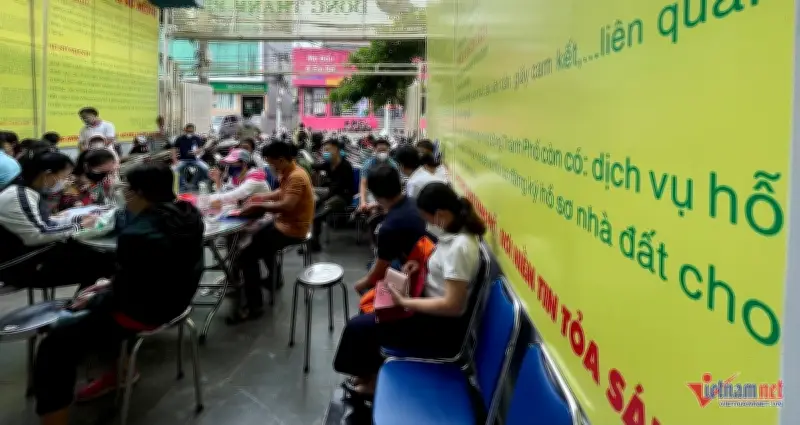 Bộ Tư pháp lý giải quy định xác nhận thành viên hộ gia đình khi công chứng đất