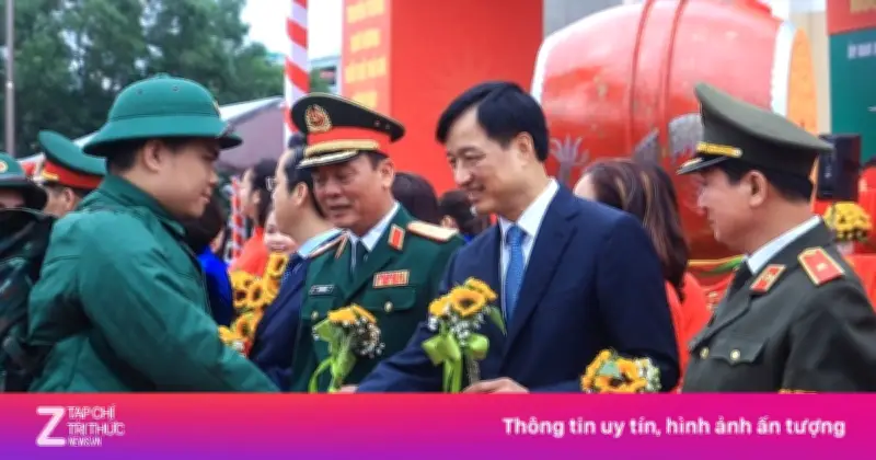 Bí thư, Chủ tịch Hà Nội tiễn tân binh lên đường nhập ngũ năm 2026