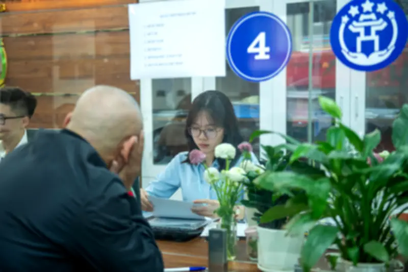 Bí thư chi bộ có được tiếp nhận vào công chức theo quy định mới?