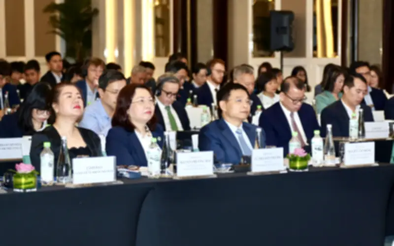 Bộ Tài chính và UBCKNN triển khai giải pháp phát triển thị trường chứng khoán năm 2026