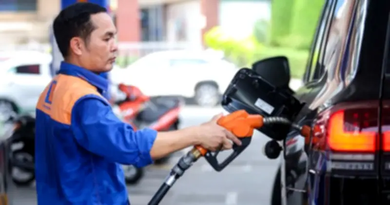 Bộ Tài chính đề xuất giảm mạnh thuế bảo vệ môi trường với xăng dầu từ nay đến 2026