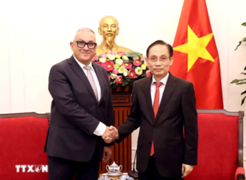 Bộ trưởng Ngoại giao Việt Nam hội đàm với Cao ủy Liên minh châu Âu về đối tác quốc tế