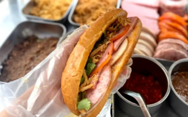 Bộ Y tế khẩn cấp chỉ đạo xử lý vụ nghi ngộ độc thực phẩm sau khi ăn bánh mì tại Đắk Lắk