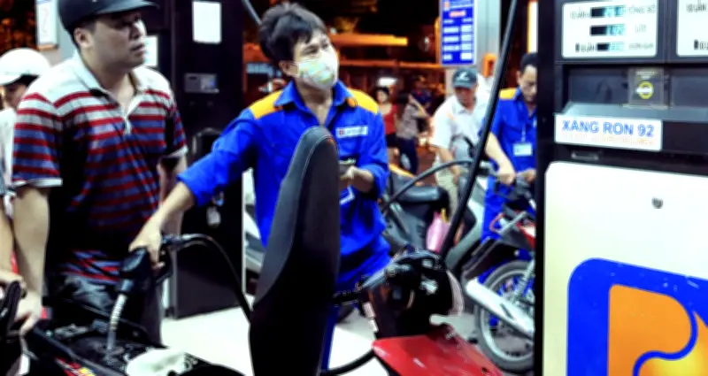 Bộ Yêu cầu Hoàn Tất Điều Hành Giá Xăng Dầu Trước 12h Trưa Ngày Áp Dụng