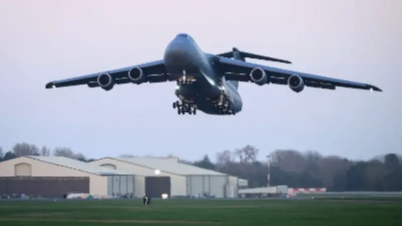 Ba Lần khởi công căn cứ quân sự phục vụ máy bay vận tải lớn của Mỹ