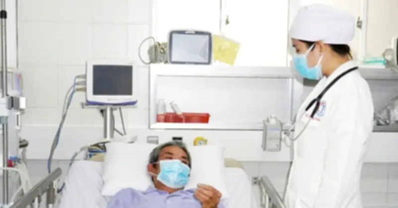 Ba người tại Cần Thơ nhập viện cấp cứu sau khi ăn cá bắt trong vườn