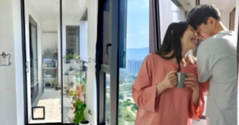 Ban công 8m² 'đóng nửa, mở nửa' gây sốt mạng xã hội Trung Quốc