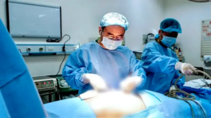 Bác sĩ cứu sống cụ bà 90 tuổi thoát vị dạ dày hiếm gặp lên lồng ngực