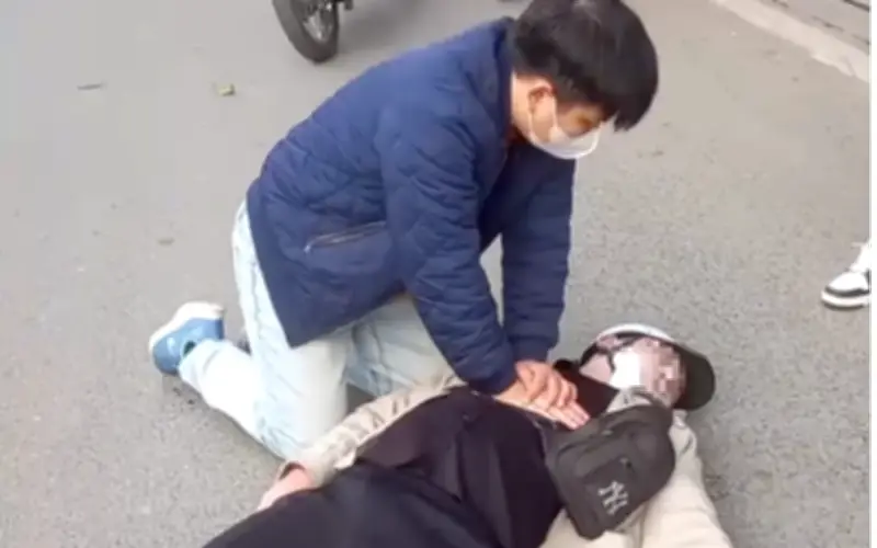 Bác sĩ Hà Nội ép tim cứu sống nam thanh niên ngừng tuần hoàn sau tai nạn giao thông