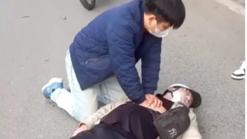 Bác sĩ Hà Nội ép tim cứu sống thanh niên ngừng tuần hoàn sau tai nạn giao thông