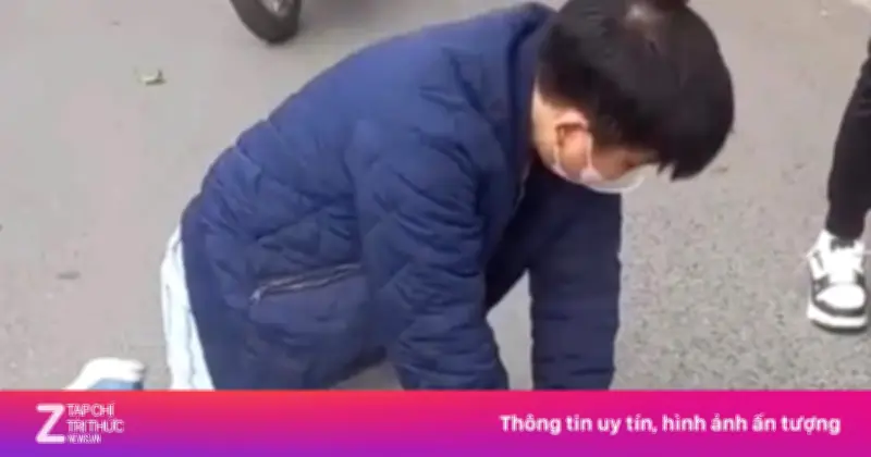 Bác sĩ Hà Nội quỳ gối ép tim cứu người trên đường, được khen thưởng đột xuất