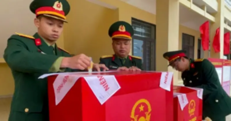 Bạch Long Vĩ sôi động ngày bầu cử sớm, cử tri hồ hởi thực hiện quyền công dân