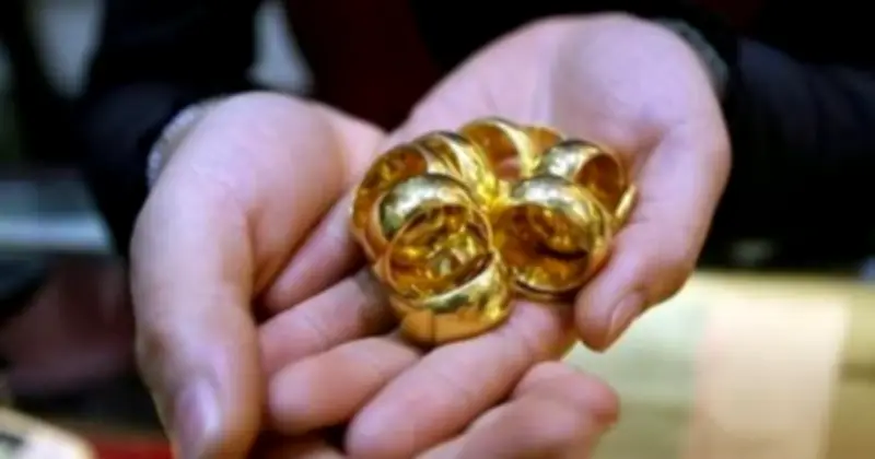 Bài học đắt giá từ quyết định đầu tư vàng thay vì gửi tiết kiệm ngân hàng