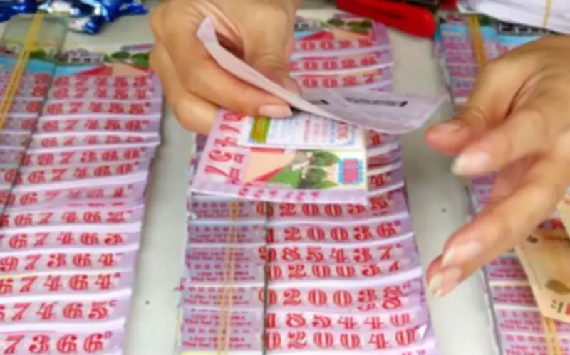 Bi kịch từ vận may: Gia đình Trung Quốc tan nát sau khi trúng số độc đắc