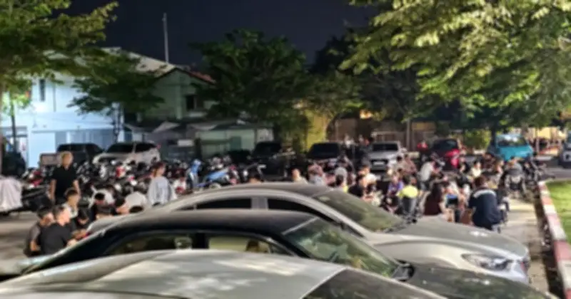 Bãi đậu xe 'đất vàng' Đồng Nai bị lấn chiếm làm quán nước tự phát