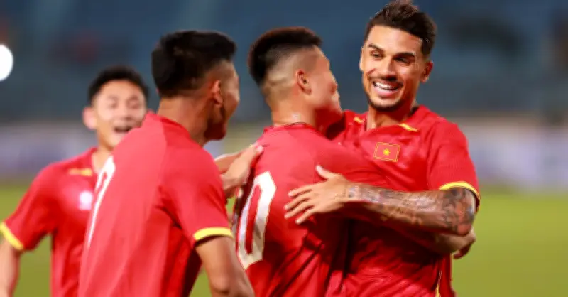 BLV Quang Huy phân tích trận Việt Nam vs Malaysia: Hoàng Hên chính, Xuân Son dự bị?