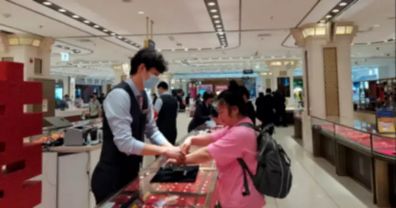 Bạn thân trộm vàng, thay thế đồ giả: Bài học về lòng tin và bảo vệ tài sản