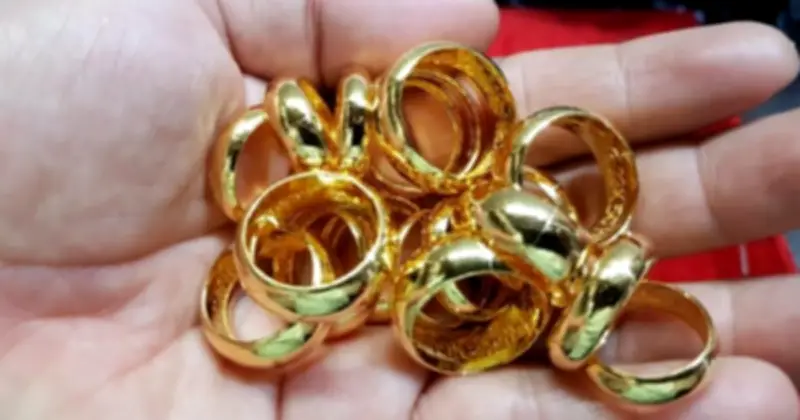 Bạn thân tráo vàng thật bằng vàng giả, ngân hàng từ chối thu mua khiến nạn nhân sốc