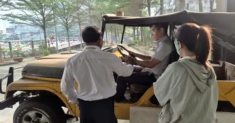 Bằng lái ô tô 'ngủ đông' trong ví: Nỗi lo của giới trẻ khi học sớm nhưng không có xe