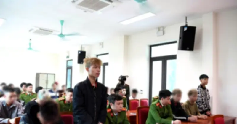 Băng nhóm côn đồ chém lìa cánh tay người đi đường ở TP.HCM