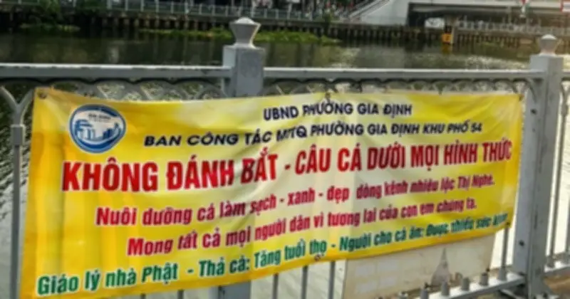 Băng rôn 'không câu cá' kênh Nhiêu Lộc - Thị Nghè gây tranh cãi vì yếu tố tâm linh