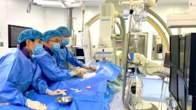 Bệnh nhân 63 tuổi được điều trị thông liên nhĩ và rung nhĩ cùng lúc bằng kỹ thuật hiện đại