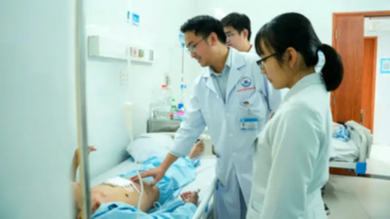 Bệnh nhân thủng dạ dày hồi phục kỳ diệu sau 3 tháng điều trị phức tạp