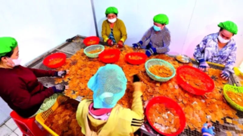 Bánh Phồng Tôm Năm Căn: Từ Gian Bếp Truyền Thống Đến Xuất Khẩu Quốc Tế