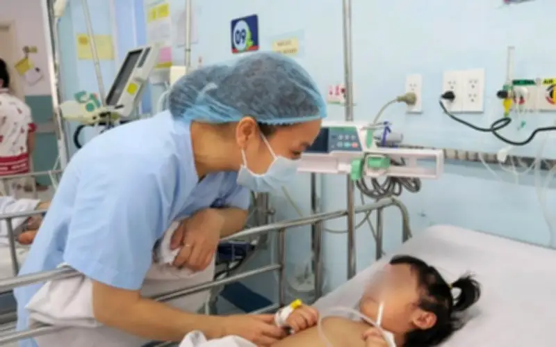 Bệnh Tay Chân Miệng Bùng Phát Mạnh: Số Ca Mắc Tăng Gấp 5 Lần, Nhiều Trẻ Nặng