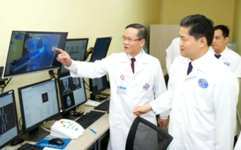 Bệnh viện K đưa vào vận hành hàng trăm thiết bị hiện đại, rút ngắn thời gian xạ trị ung thư