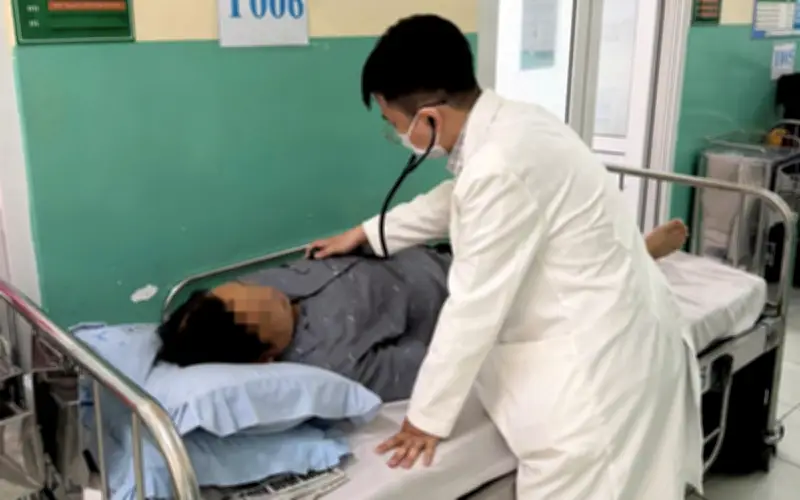 Bệnh viện Nguyễn Trãi cảnh báo biến chứng nặng do uống rượu liên tục