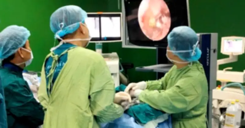 Bệnh viện Đà Nẵng thành công ca phẫu thuật nội soi cột sống 2 cổng đầu tiên