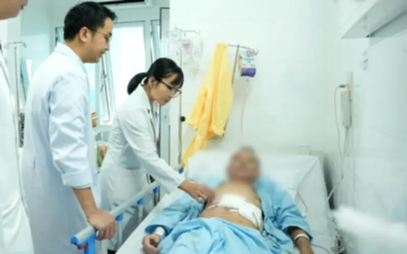 Bệnh viện Thống Nhất cứu sống bệnh nhân thủng dạ dày ngưng tim trên bàn mổ